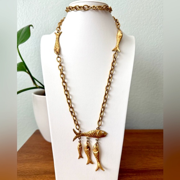 Vintage Sardines in Gold Tone Fish Charm Pendant Textured Chain Necklace Crystal - Picture 1 of 14